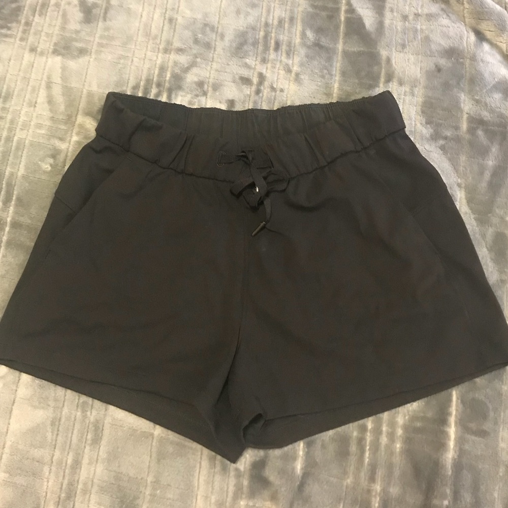 Lululemon on the fly short